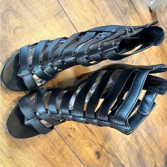 Steve Madden black sandals - Picture 2 of 2